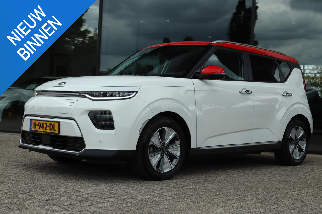 54044928